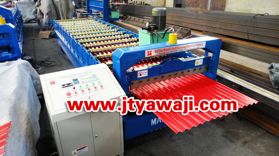 Corrugated roof tile forming machine 19-76-1057